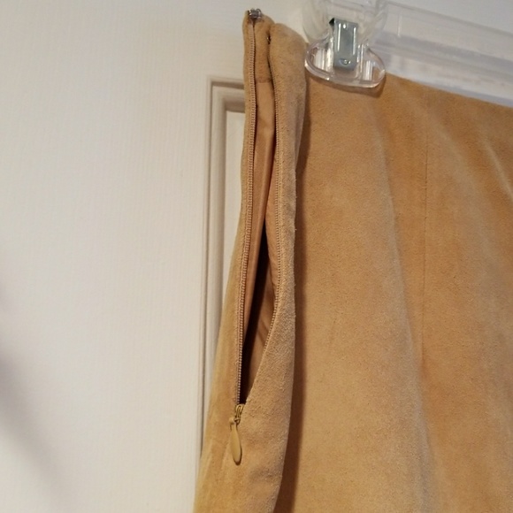 Banana Republic sz 8 real suede skirt - Picture 3 of 5